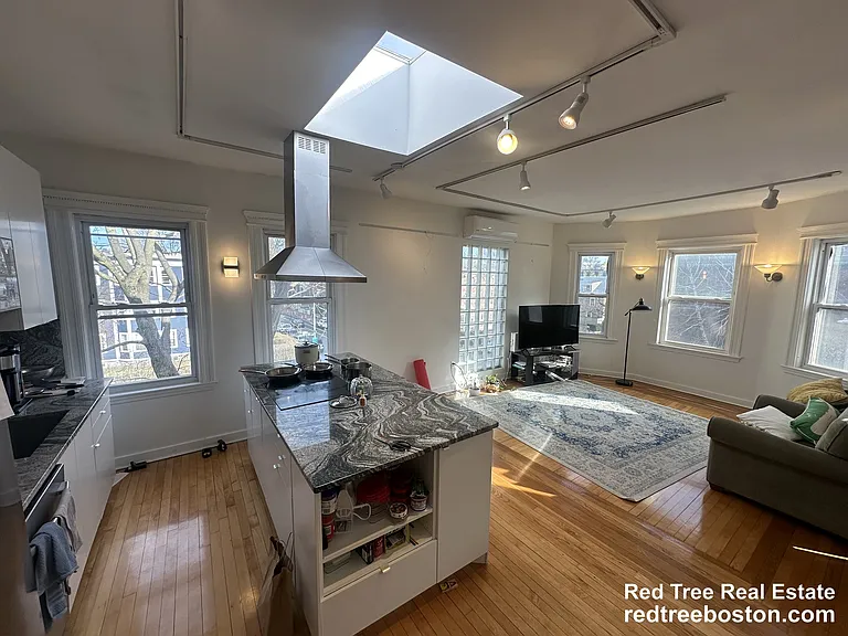 229 Harvard St #6 — Photo 1