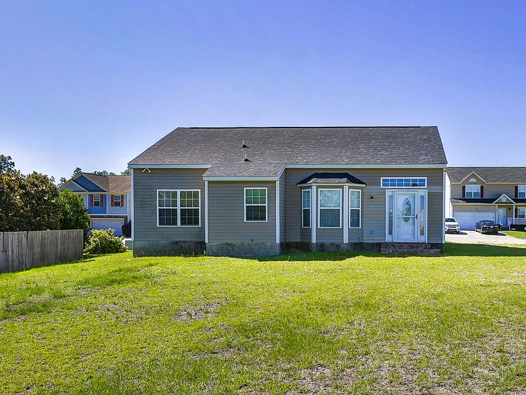 331 Woodcote Dr — Photo 24