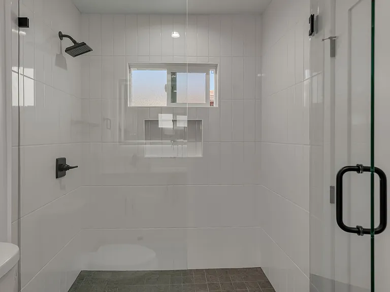 15208 Fernview St #15208 — Photo 13