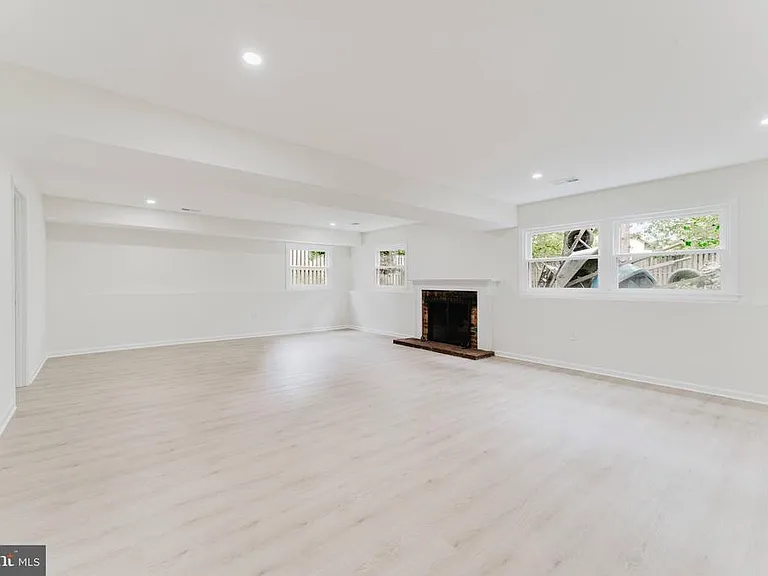 7107 Sontag Way — Photo 46