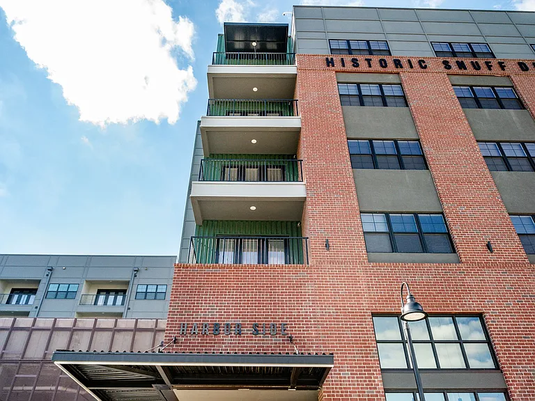 Harbor Side at Conwood Flats Apartments — Photo 36