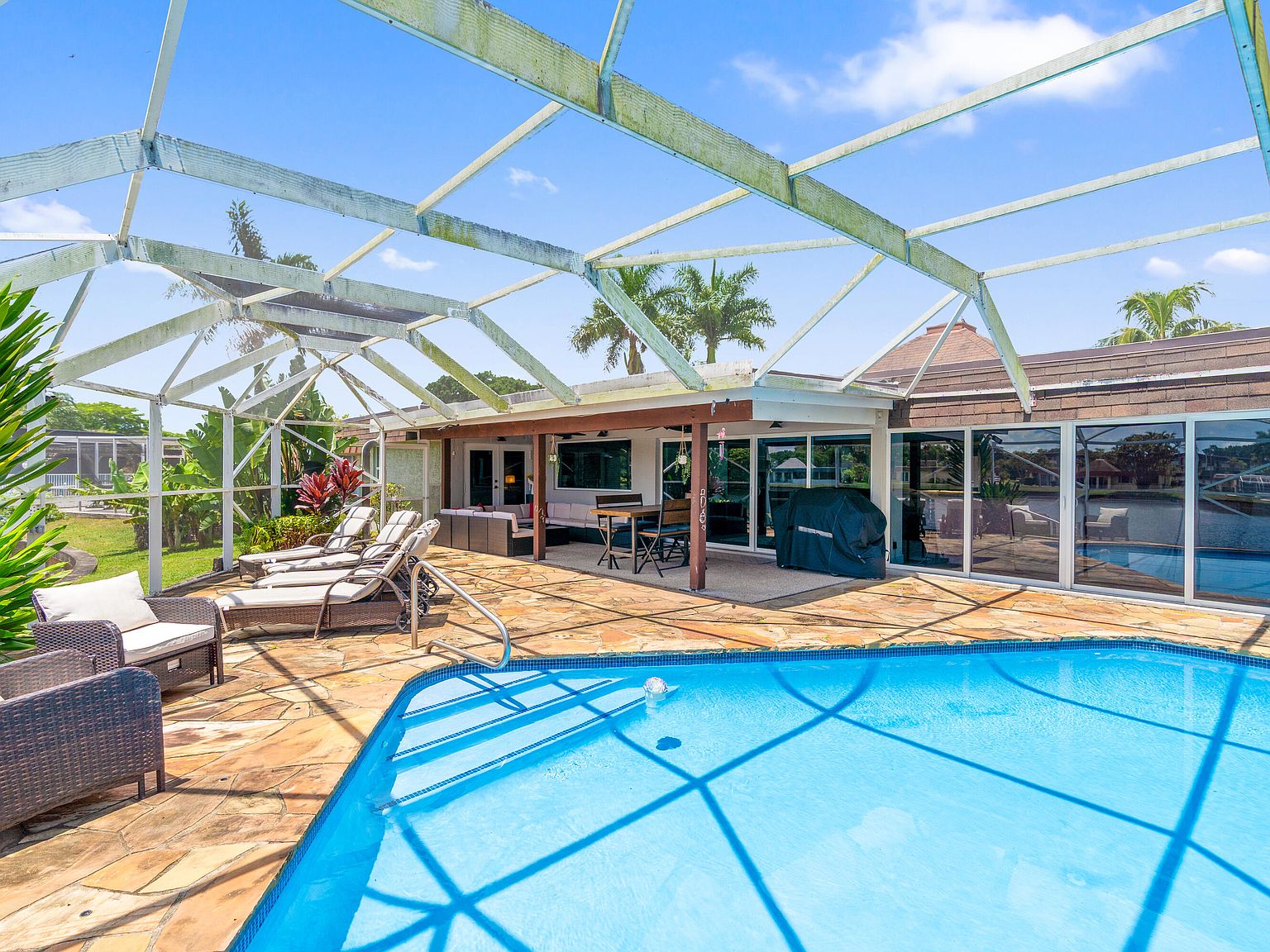 6106 Royal Poinciana Lane