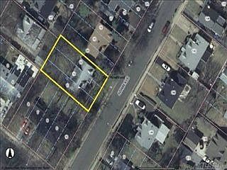 2nd image of 458 Adams Ave