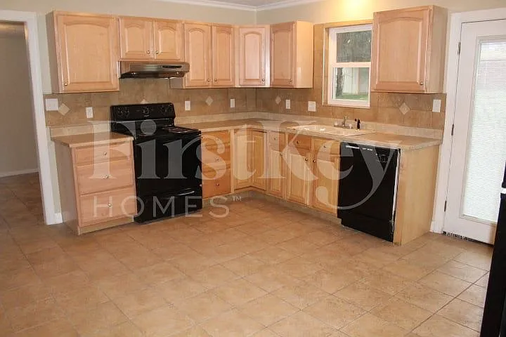 9440 Port Royal Dr — Photo 8