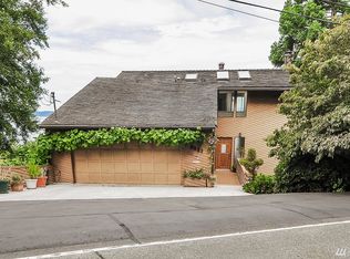 5221 SW Jacobsen Rd, Seattle, WA 98116