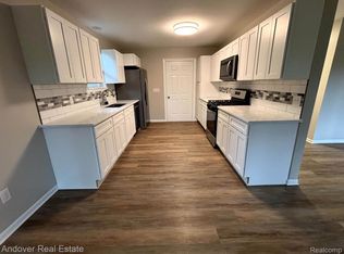 2540 Lister Dr, Pinckney, MI