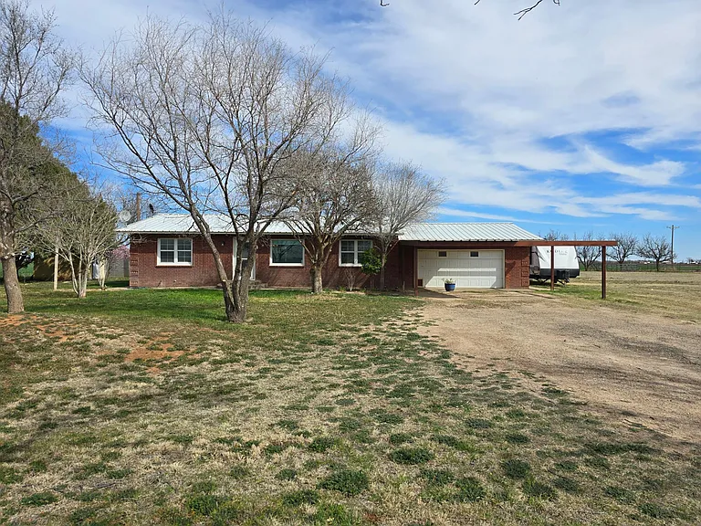 3006 N County Road 3500 — Photo 1