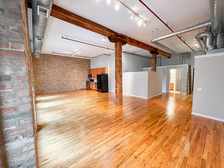 845 W. Fulton Market St. — Photo 13