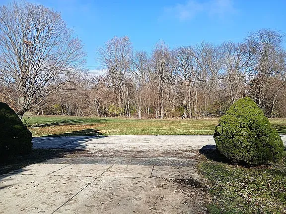 619 Arthur Ct — Photo 9