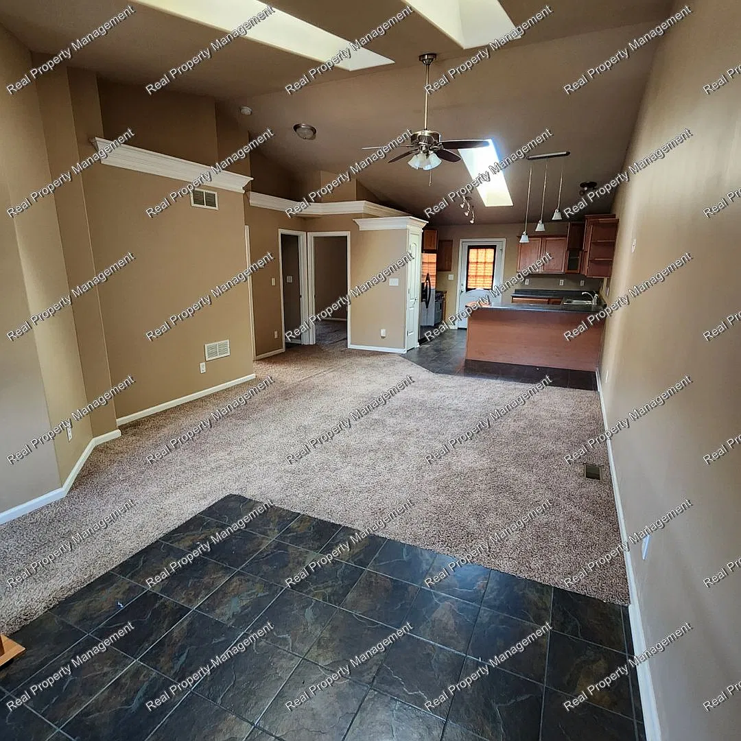 Four Bedroom Winfield Townhome — Photo 3
