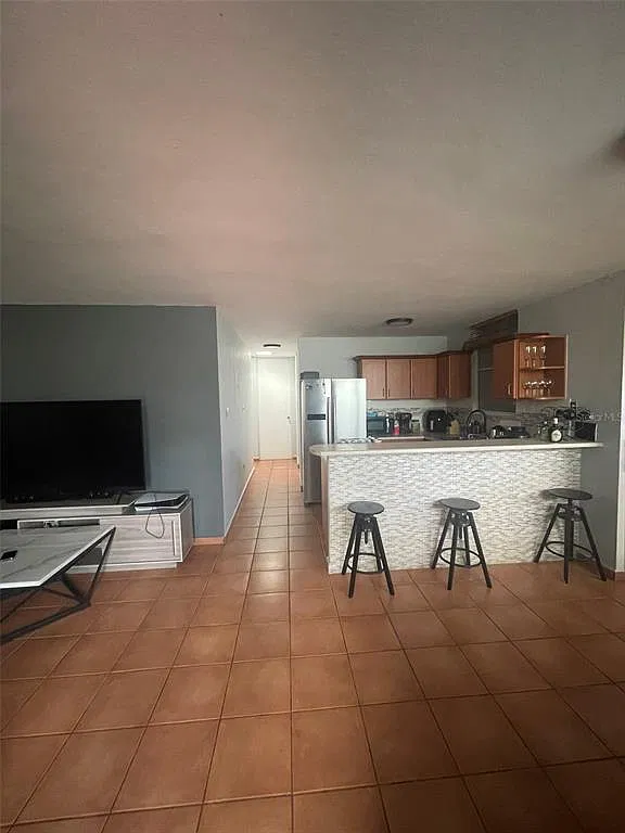 3 bed, 1.0 bath, 1012 sqft, $1,250 — Photo 4