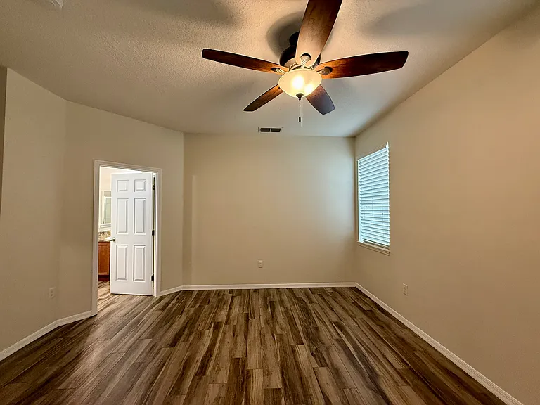 811 Krenson Woods Ln — Photo 24