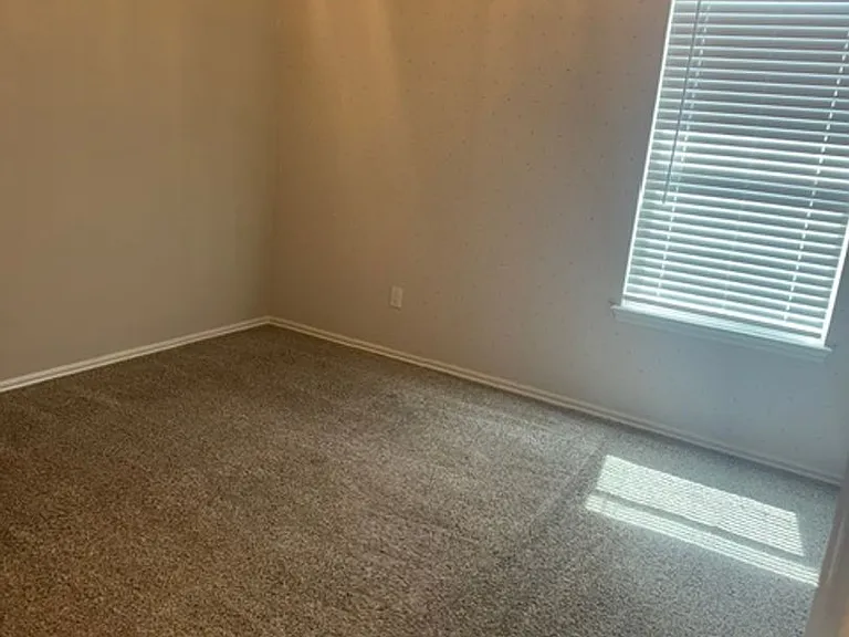 3213 Rushmore St — Photo 8