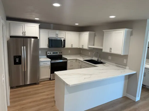 830/832 Highland Park Road, 830 Highland Park Rd #830, Neenah, WI 54956