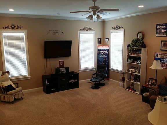 Playroom/recreation room