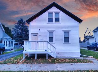 913 S 19th St #A, Manitowoc, WI 54220