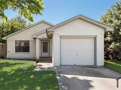 9112 Coral Ln, Fort Worth, TX, 76140