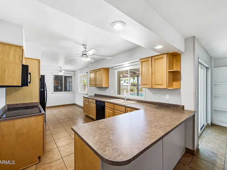 4213 E Sahuaro Dr — Photo 7