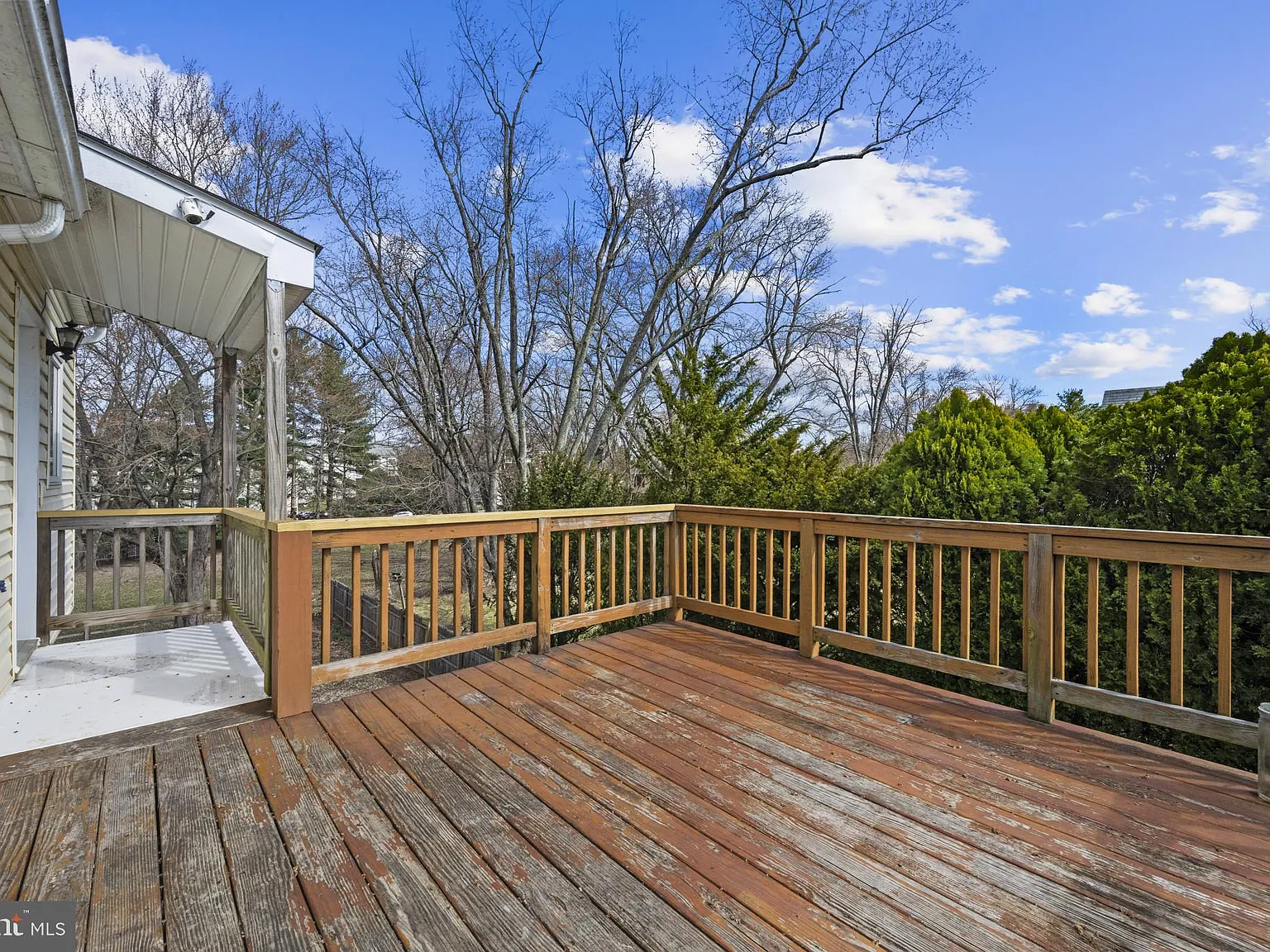 3 bed, 1.5 bath, 1976 sqft, $1,995 — Photo 3