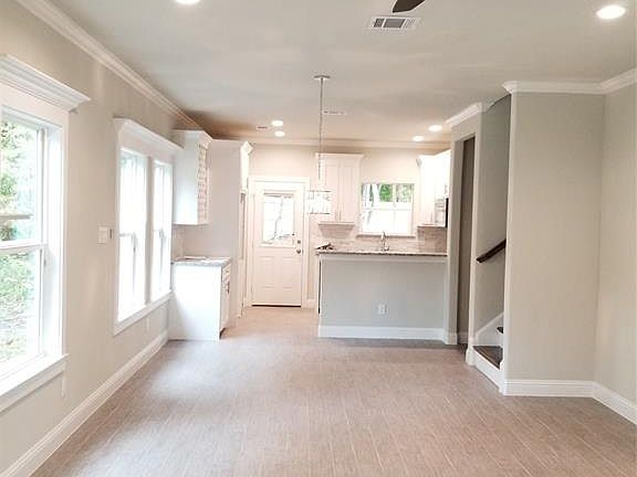 5th image of 117 McClain St