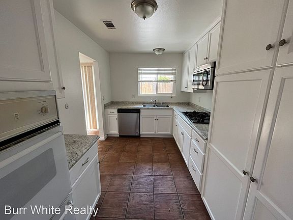 3rd image of 1593 Coriander Dr