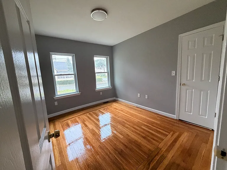 48 Hovendon Ave #1 — Photo 4