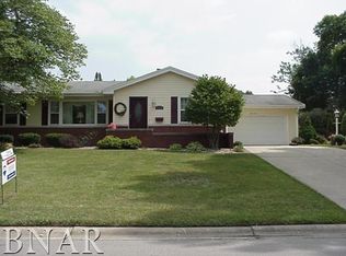 505 Delmar Ln, Bloomington, IL