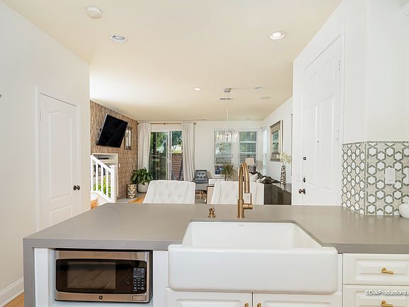 4th image of 257 Aventura Dr Unit 1