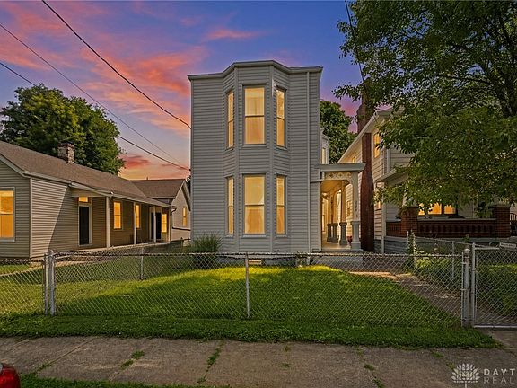 2nd image of 202 W 69th St