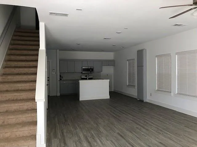 3 bed, 2.5 bath, $1,195 — Photo 2