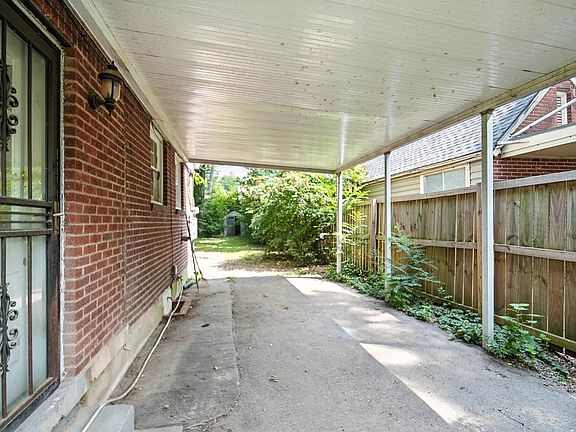 3rd image of 3330 Highland Park Pl