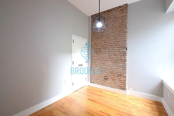 Rented by null | media 49