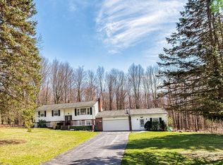 13175 Aldenshire Dr, Chardon, OH 44024