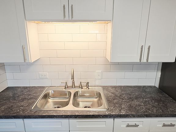 2nd image of 11011 S Lloyd Dr APT 15