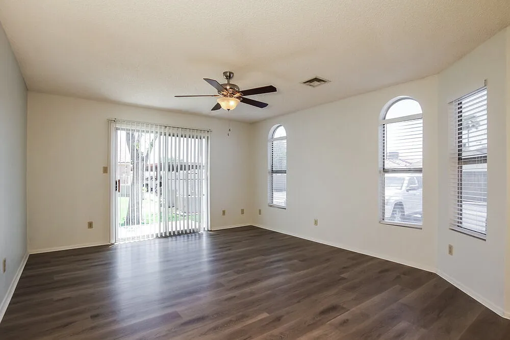 2 bed, 2.0 bath, 1101 sqft, $1,525 — Photo 4