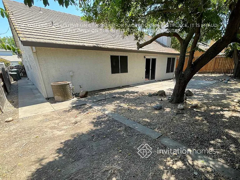 8441 Solitude Ct — Photo 10