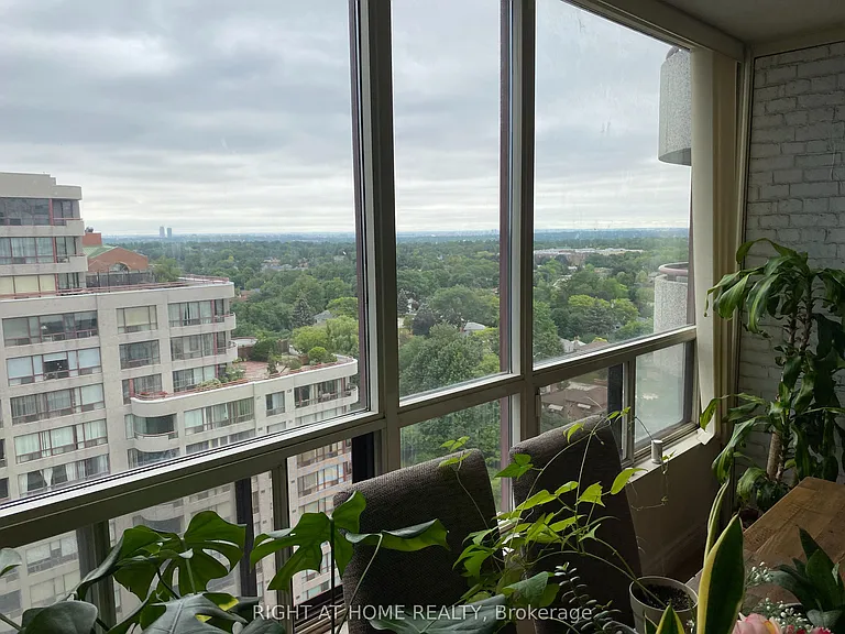5765 N Yonge St #1504 — Photo 4