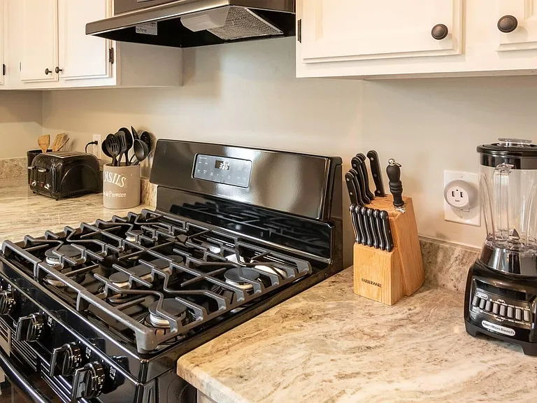28222 Saint Louise Dr — Photo 10