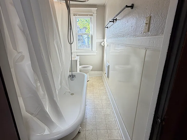 7 S Burhans Blvd — Photo 8