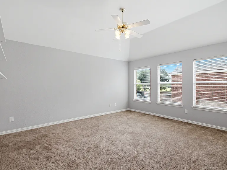 7852 Rainbow Falls Dr — Photo 32