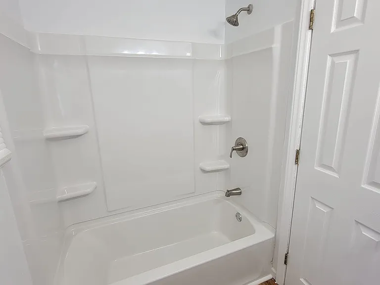 1418 Winston Dr — Photo 11
