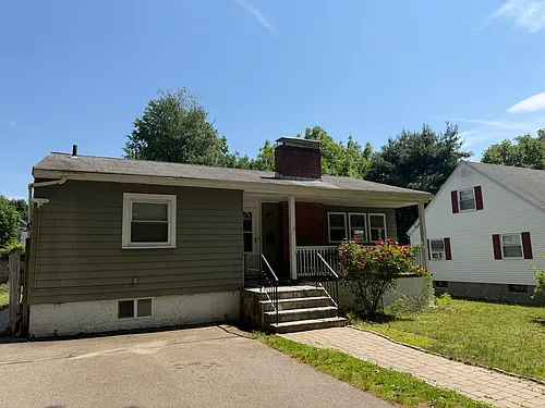 722 Vfw Pkwy Photo 1