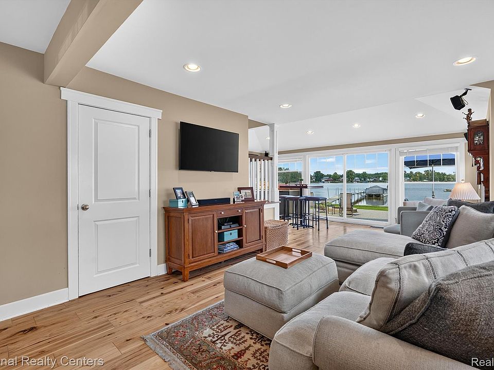 9749 Beverly Dr, photo 13