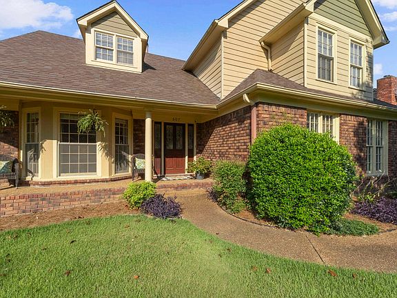 2nd image of 607 Forestdale Dr