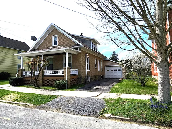 121 Fountain St, Jersey Shore, PA 17740