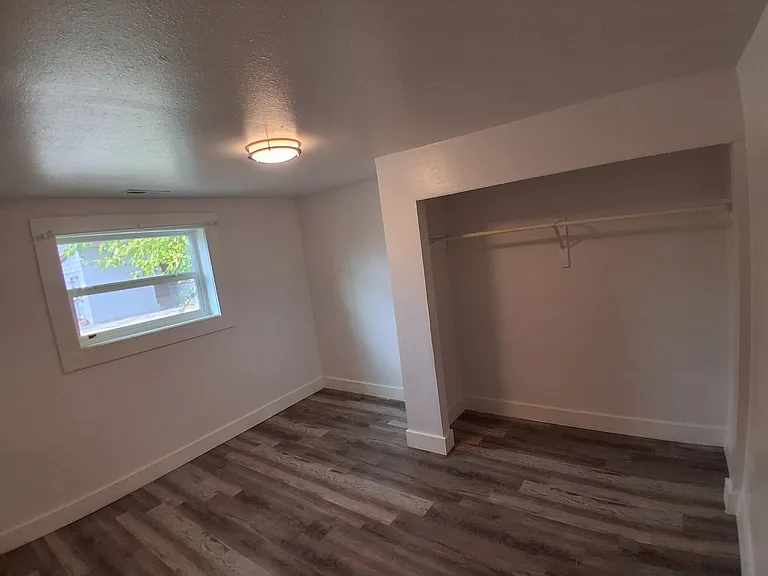 621 SW 3rd St #3 — Photo 5