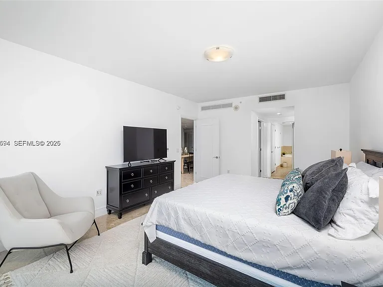 17001 Collins Ave #2807 — Photo 7