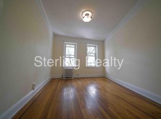 1142 30th Rd, Astoria, NY 11102
