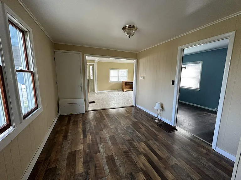 111 Erie St — Photo 13