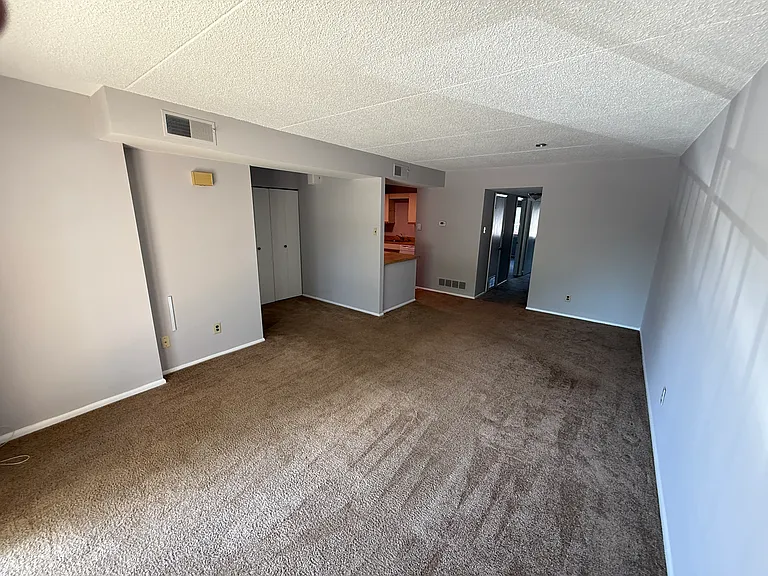 802 Putnam Blvd — Photo 14